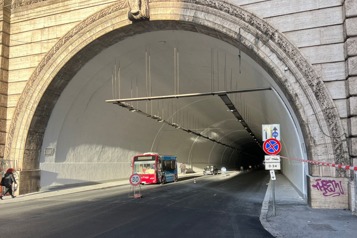 Strade; Segnalini: “traforo Umberto I, da 24 gennaio lavori notturni per ripulitura prospetti” 